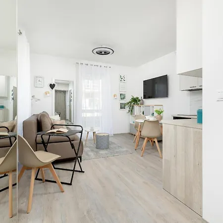 Апартаменты Nowoczesne Studio Z Ogrodkiem 550 M Od Plazy By Renters