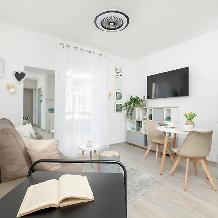 Nowoczesne Studio Z Ogrodkiem 550 M Od Plazy By Renters Апартаменты *