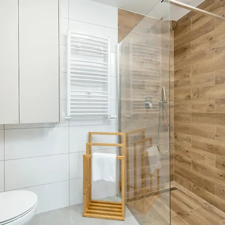 Nowoczesne Studio Z Ogrodkiem 550 M Od Plazy By Renters Апартаменты Сянозеты
