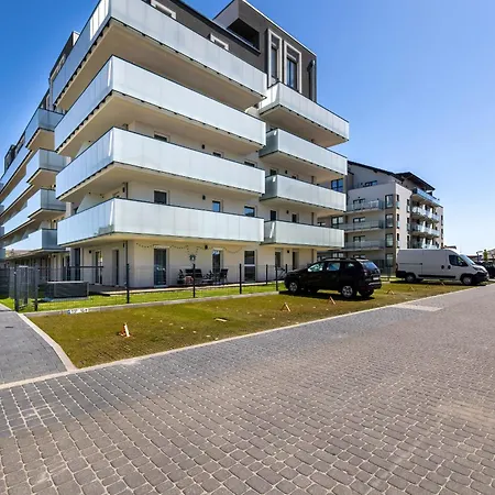 Nowoczesne Studio Z Ogrodkiem 550 M Od Plazy By Renters